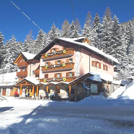 Hotel La Roccia Passo del Tonale Εξωτερικό φωτογραφία