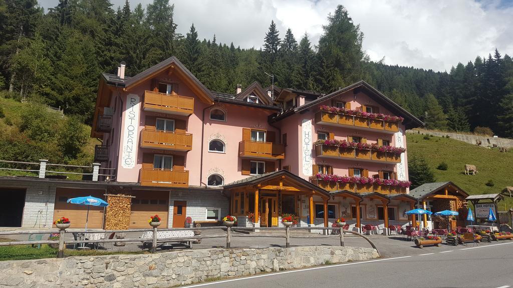 Hotel La Roccia Passo del Tonale Εξωτερικό φωτογραφία