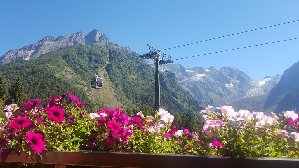 Hotel La Roccia Passo del Tonale Εξωτερικό φωτογραφία