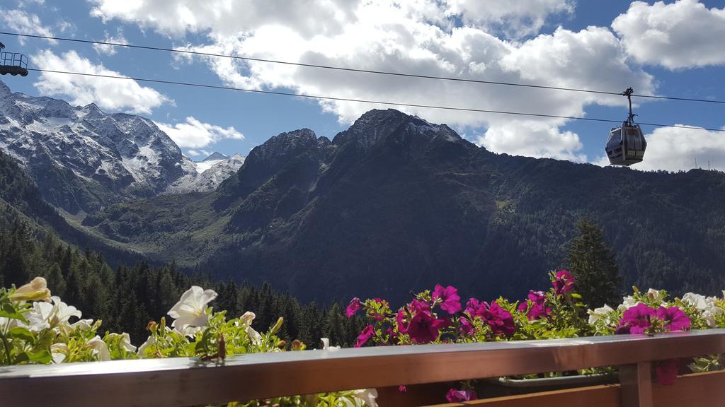 Hotel La Roccia Passo del Tonale Εξωτερικό φωτογραφία